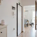 شقة 2bed With Seaview In Qawra! By Homely *